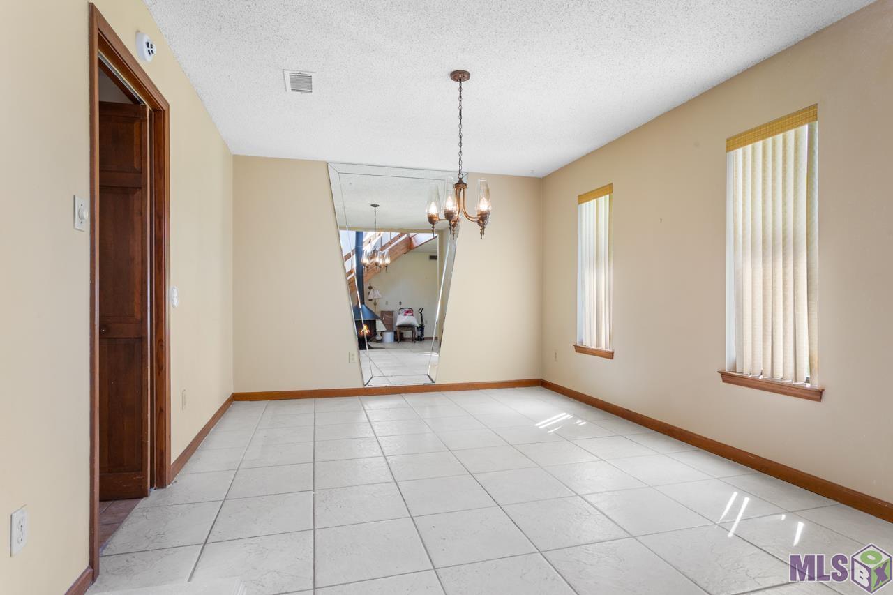 2695 Bogan Walk Baton Rouge, LA 70802 - Photo 7 of 23