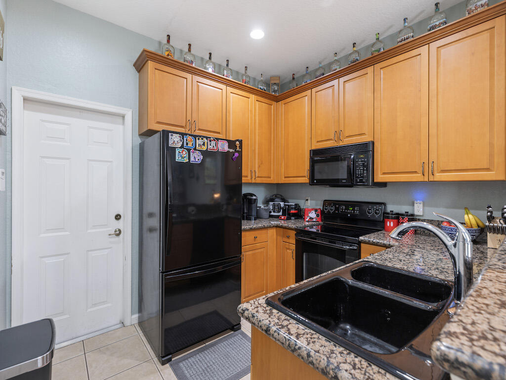 2571 Langrove Lane Southwest Vero Beach, FL 32962 - Photo 17 of 33 0B2A9322