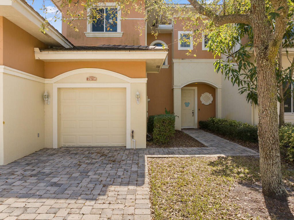 2571 Langrove Lane Southwest Vero Beach, FL 32962 - Photo 2 of 33 DJI_20240224131917_0080_D
