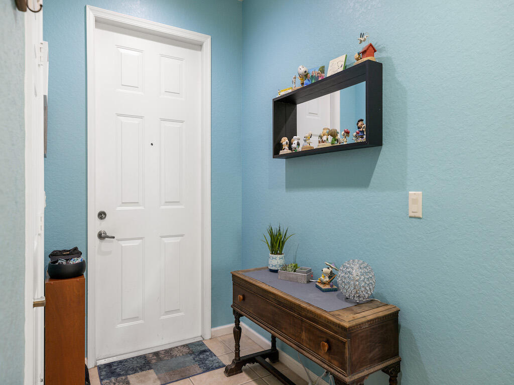 2571 Langrove Lane Southwest Vero Beach, FL 32962 - Photo 4 of 33 0B2A9272