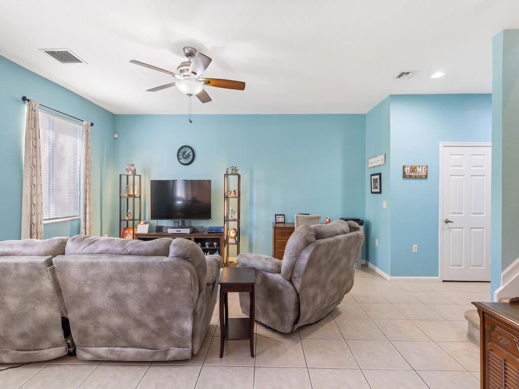2571 Langrove Lane Southwest Vero Beach, FL 32962 - Photo 10 of 33 0B2A9287