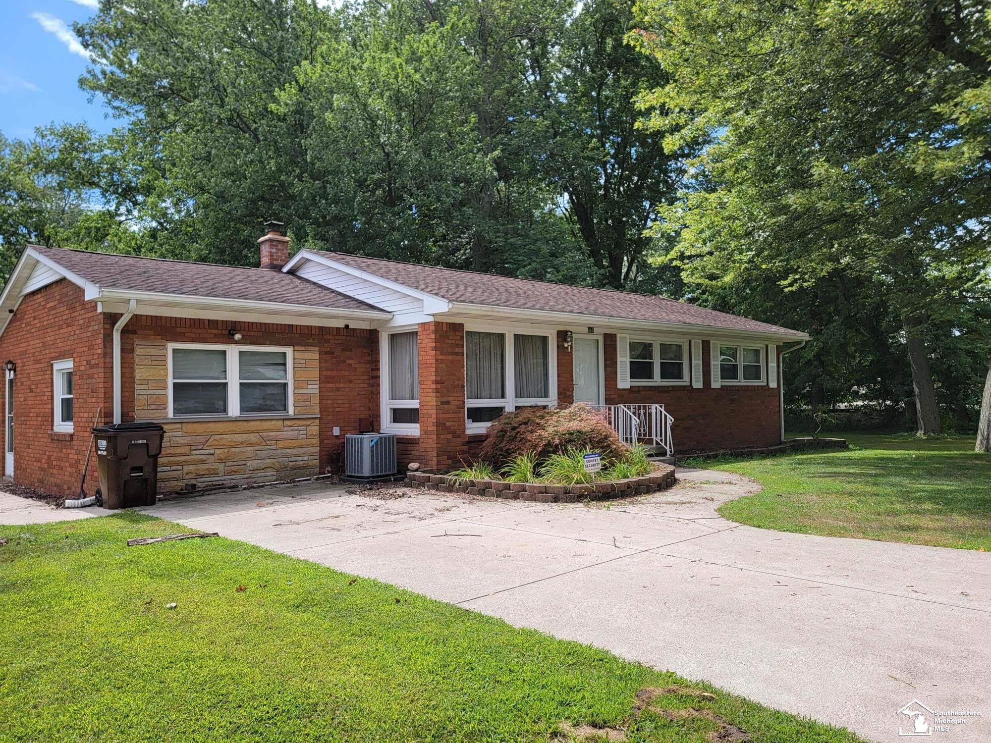 940 Fix Road Monroe, MI 48162 - Photo 2 of 17