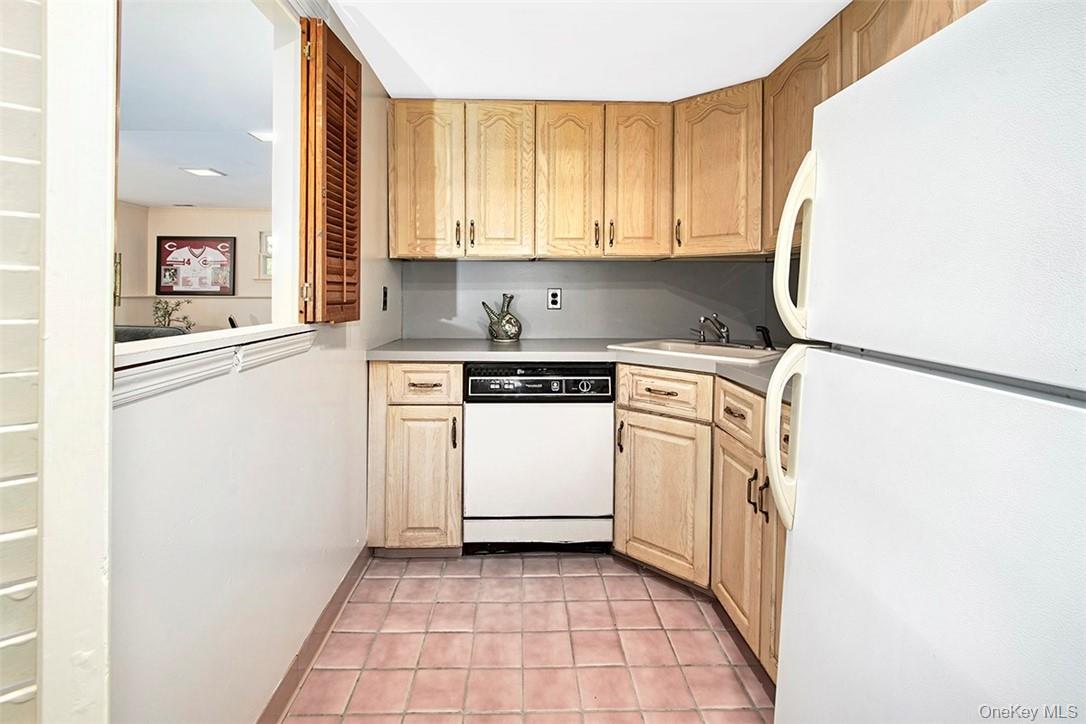 21 Douglas Circle Rye, NY 10580 - Photo 20 of 28