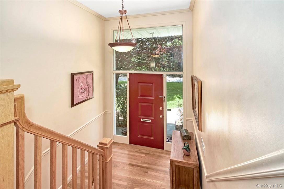 21 Douglas Circle Rye, NY 10580 - Photo 2 of 28