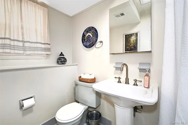 $2,099,000 | 21 Douglas Circle, Rye, NY 10580