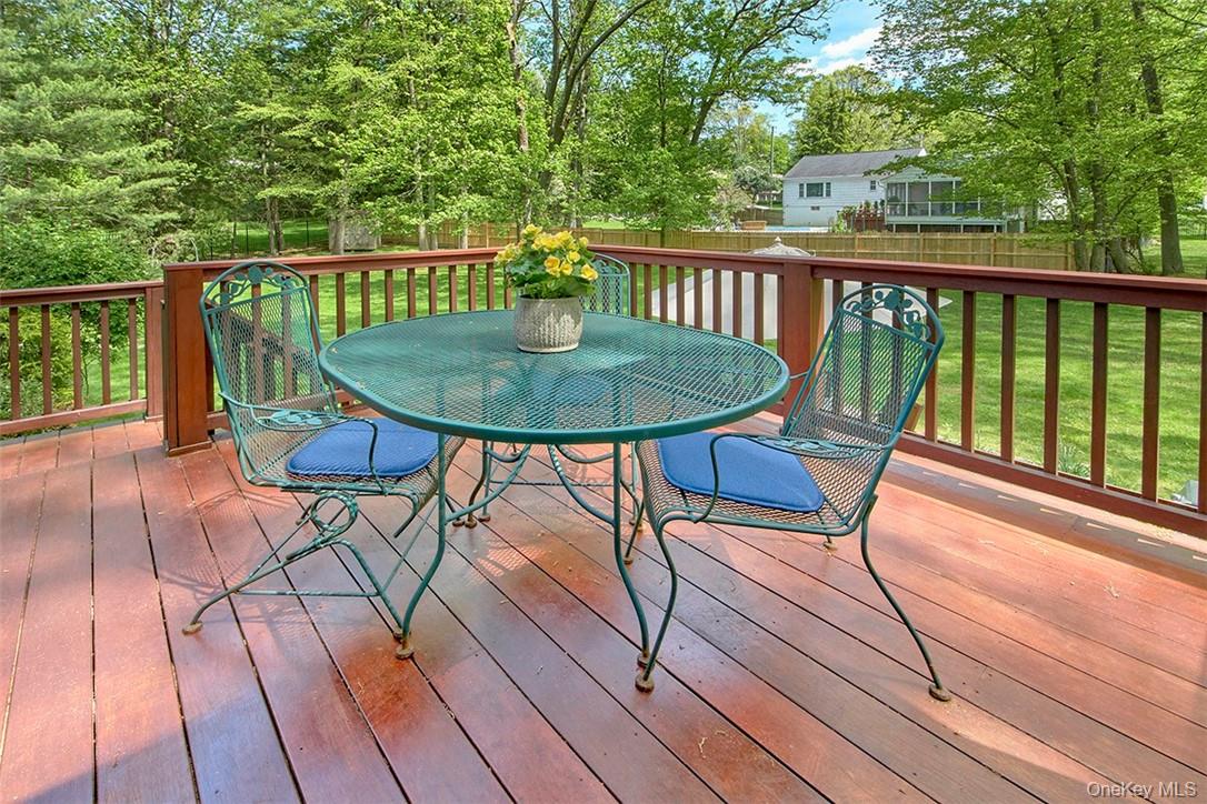 21 Douglas Circle Rye, NY 10580 - Photo 24 of 28
