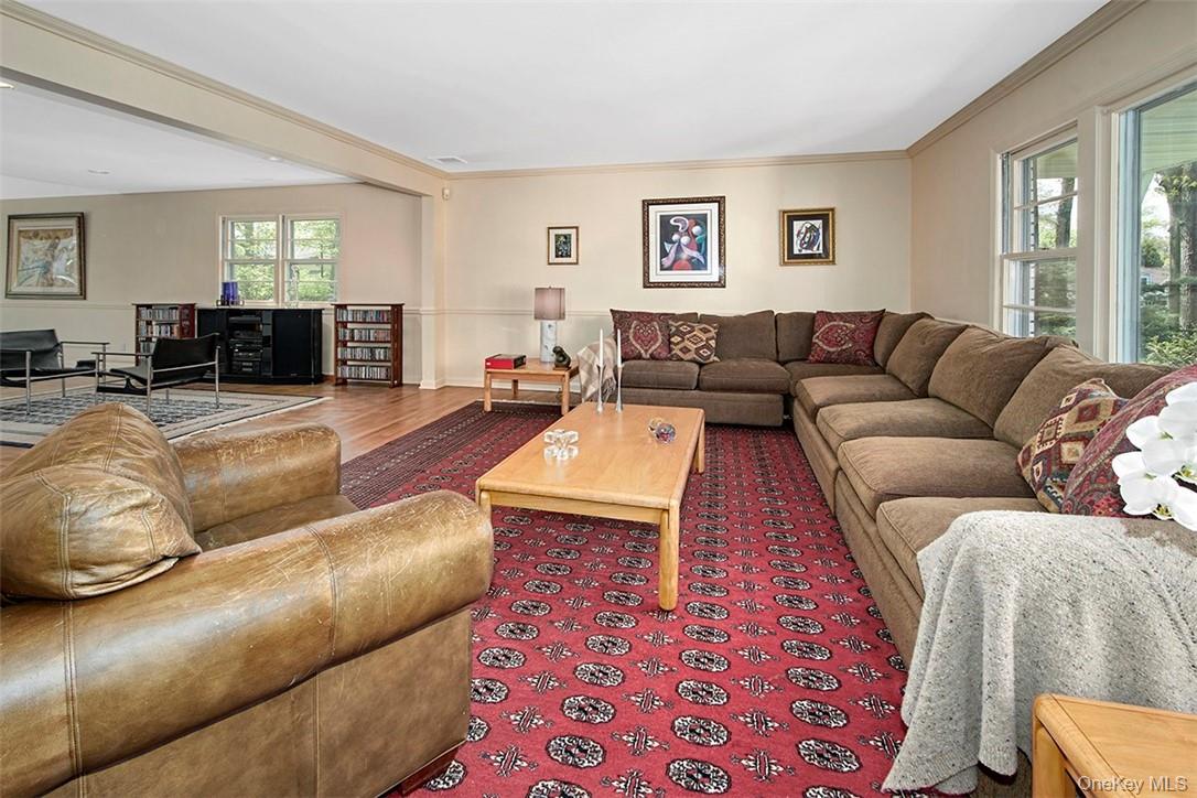 21 Douglas Circle Rye, NY 10580 - Photo 3 of 28