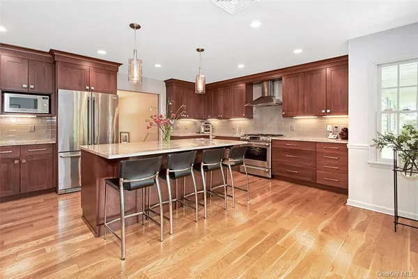 $2,099,000 | 21 Douglas Circle, Rye, NY 10580