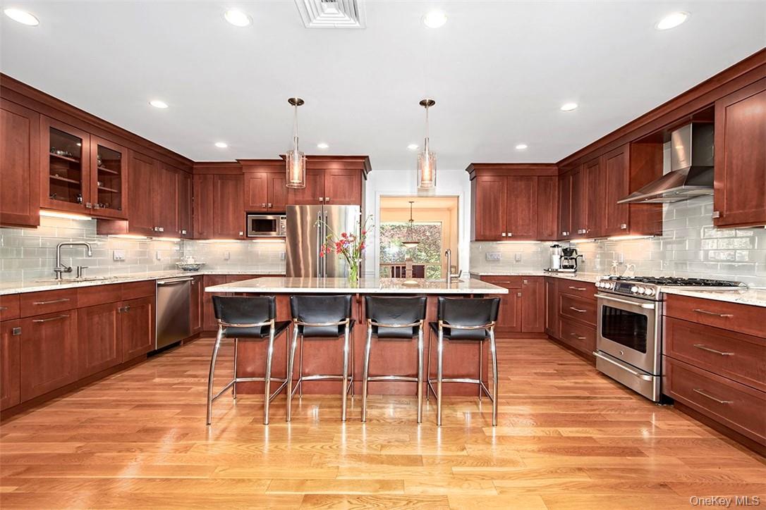 21 Douglas Circle Rye, NY 10580 - Photo 10 of 28