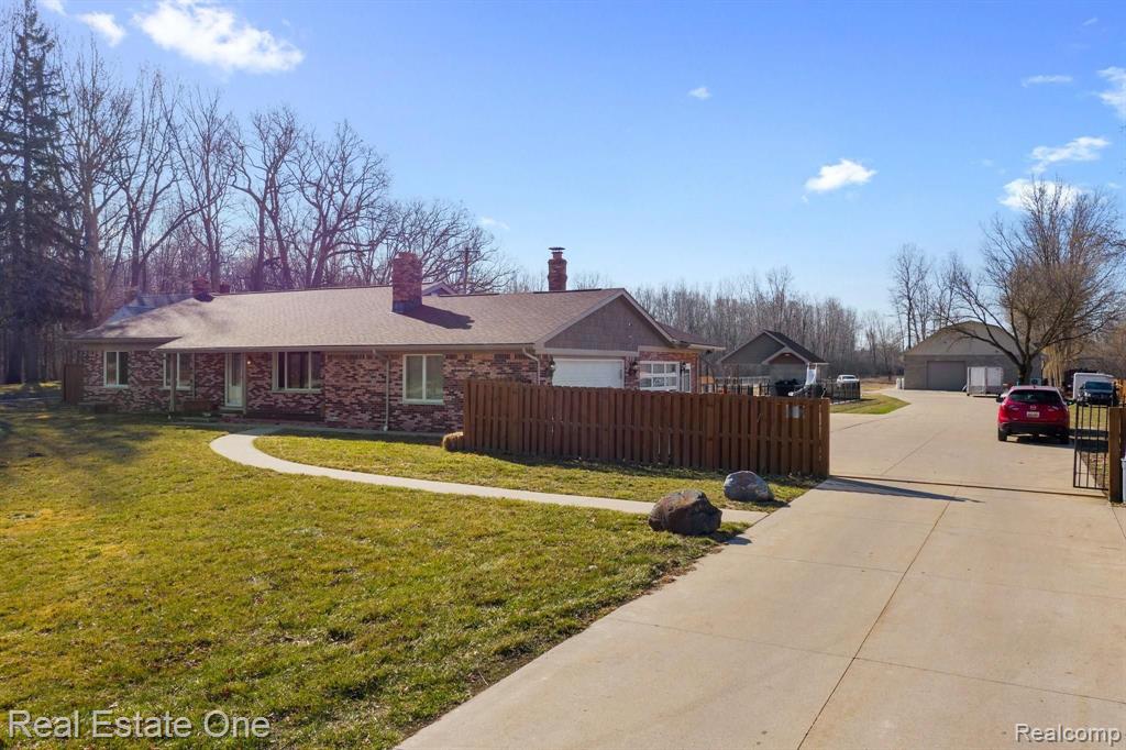 27901 King Road Romulus, MI 48174 - Photo 4 of 52