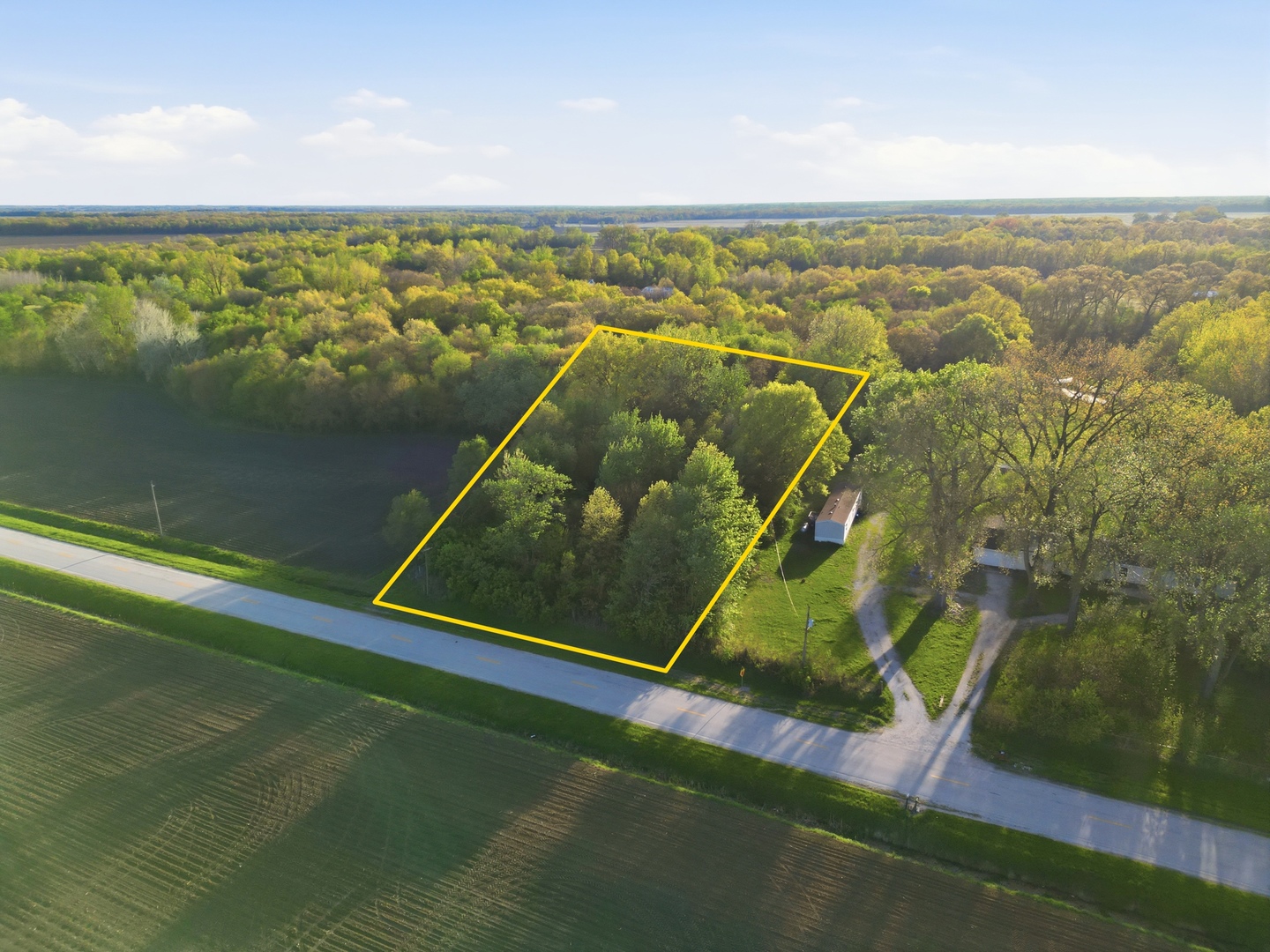 4476 South 16000E Road Pembroke Township, IL 60958 - Photo 2 of 13 a view of an ocean