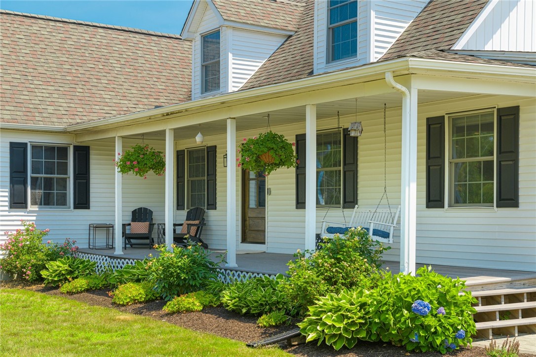 98 George Street Barrington, RI 02806 - Photo 4 of 47