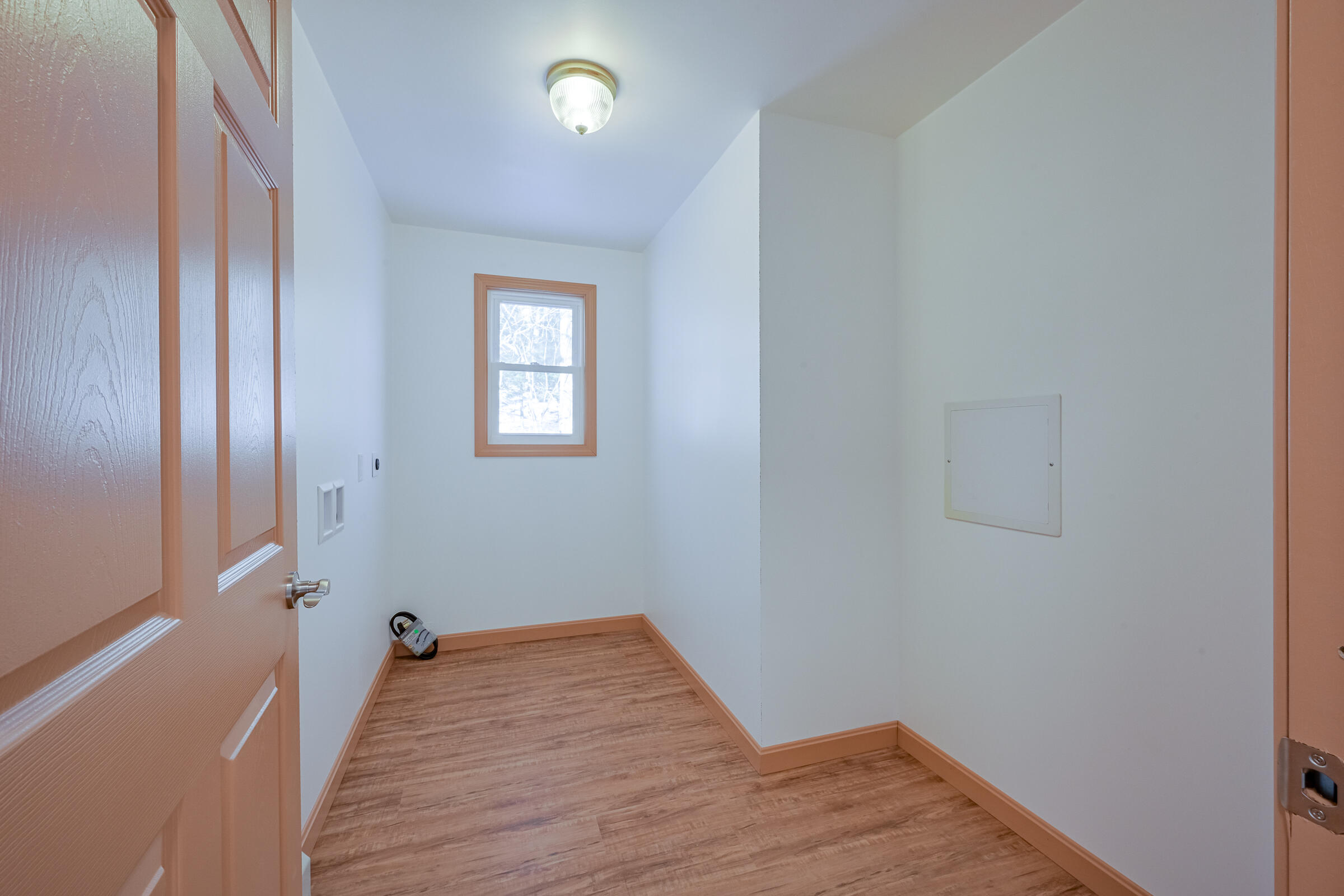 921 China Road Albion, ME 04910 - Photo 13 of 28 Laundry Room
