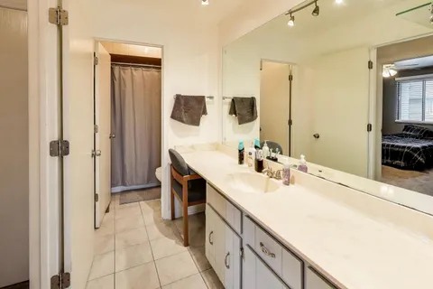 $209,500 | 8420 162nd Place, Unit 4, Tinley Park, IL 60487