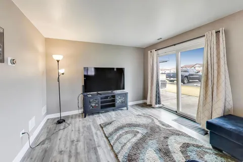 $209,500 | 8420 162nd Place, Unit 4, Tinley Park, IL 60487