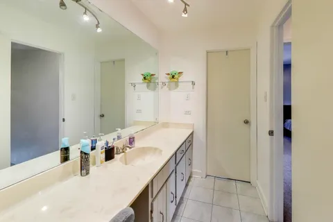 $209,500 | 8420 162nd Place, Unit 4, Tinley Park, IL 60487