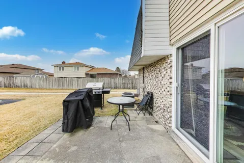 $209,500 | 8420 162nd Place, Unit 4, Tinley Park, IL 60487