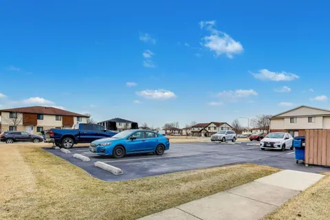 $209,500 | 8420 162nd Place, Unit 4, Tinley Park, IL 60487