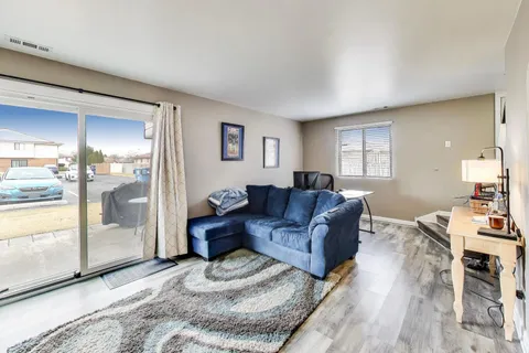 $209,500 | 8420 162nd Place, Unit 4, Tinley Park, IL 60487