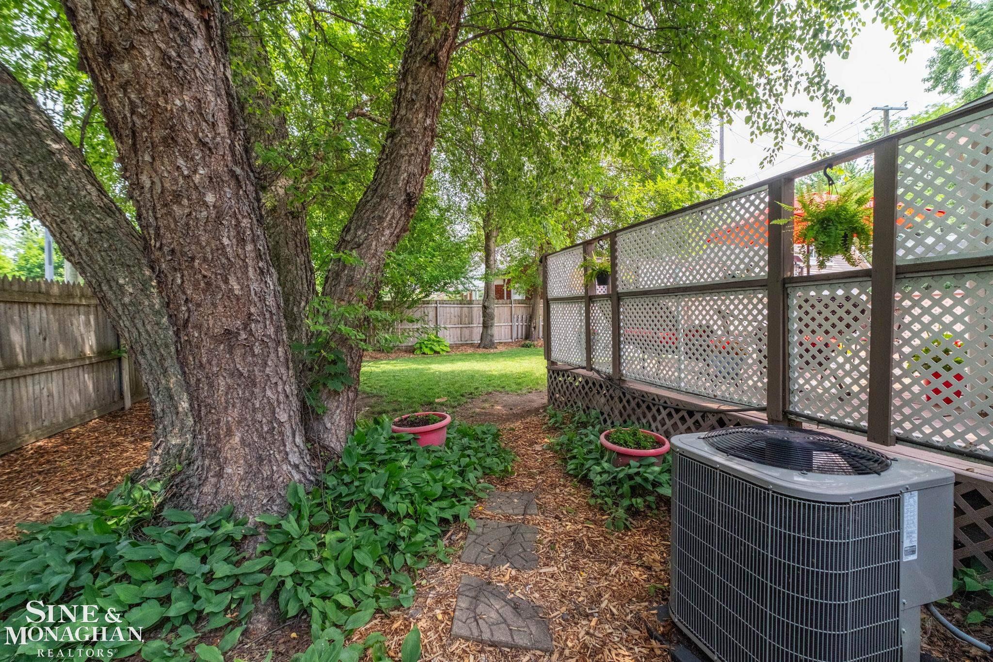 134 Kerby Road Grosse Pointe, MI 48236 - Photo 48 of 69 50213365-6b314cd1-b9f6-4619-a7d9-37a6f36c592c.JPG