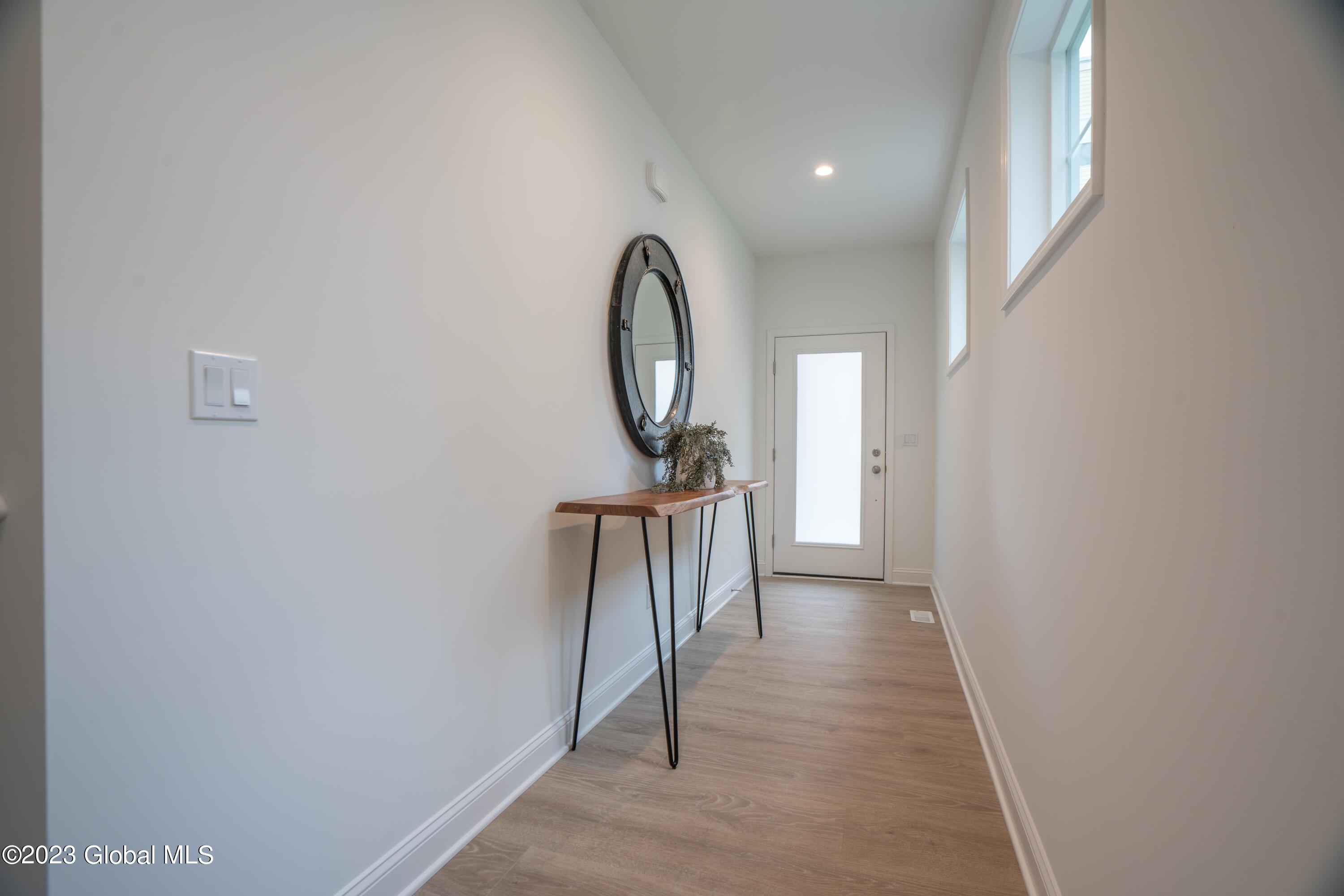 44 Landon Lane Malta, NY 12020 - Photo 3 of 16 DSC05783