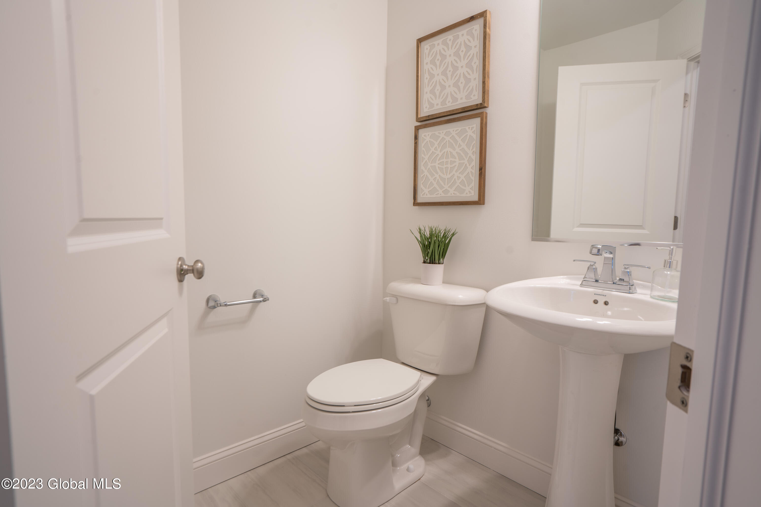 44 Landon Lane Malta, NY 12020 - Photo 8 of 16 DSC05776