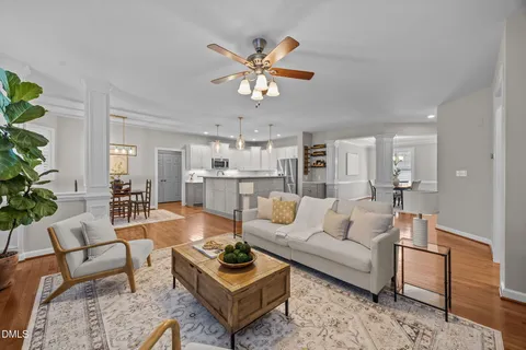 $800,000 | 215 Hopesworth Court, Hillsborough, NC 27278