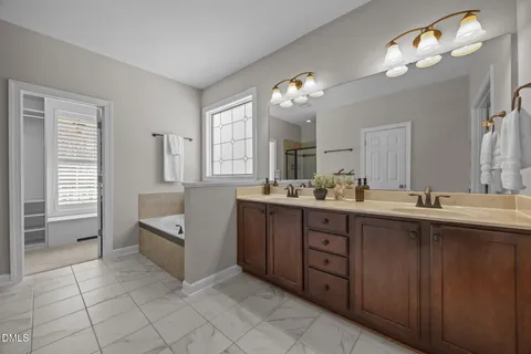 $785,000 | 215 Hopesworth Court, Hillsborough, NC 27278