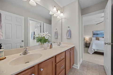 $800,000 | 215 Hopesworth Court, Hillsborough, NC 27278