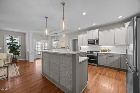 $800,000 | 215 Hopesworth Court, Hillsborough, NC 27278