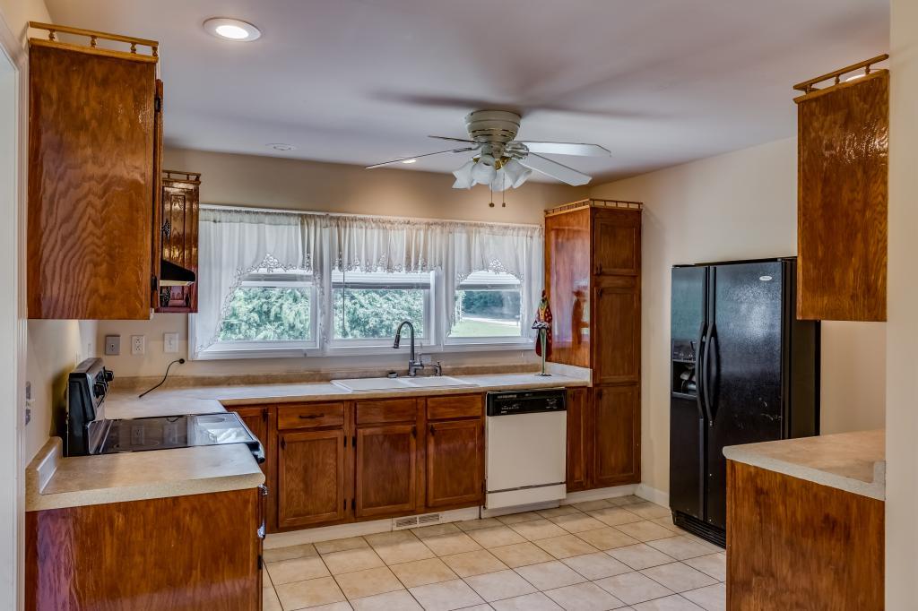 2890 Sweethome Road Chapmansboro, TN 37035 - Photo 8 of 28 Gallery Image 8