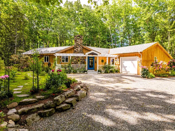 $525,000 | 12 Alexander Drive, Rockport, ME 04856