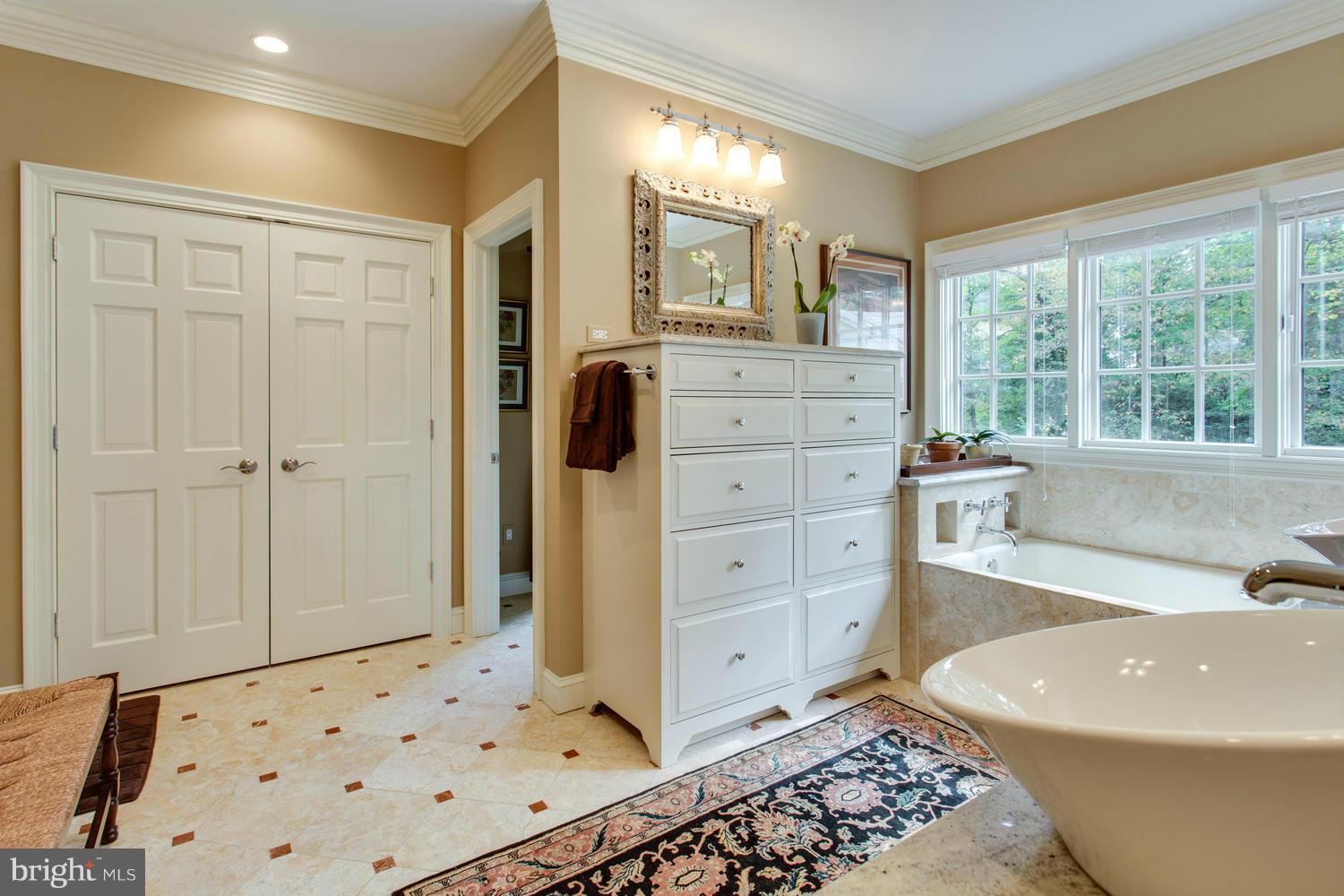 5949 Oakdale Road McLean, VA 22101 - Photo 14 of 30 Bath (Master)