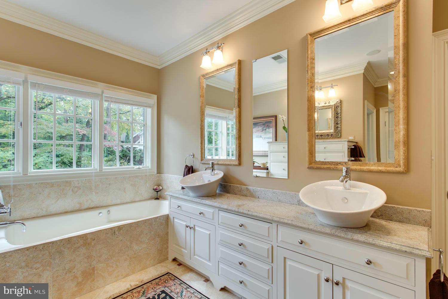 5949 Oakdale Road McLean, VA 22101 - Photo 16 of 30 Bath (Master)