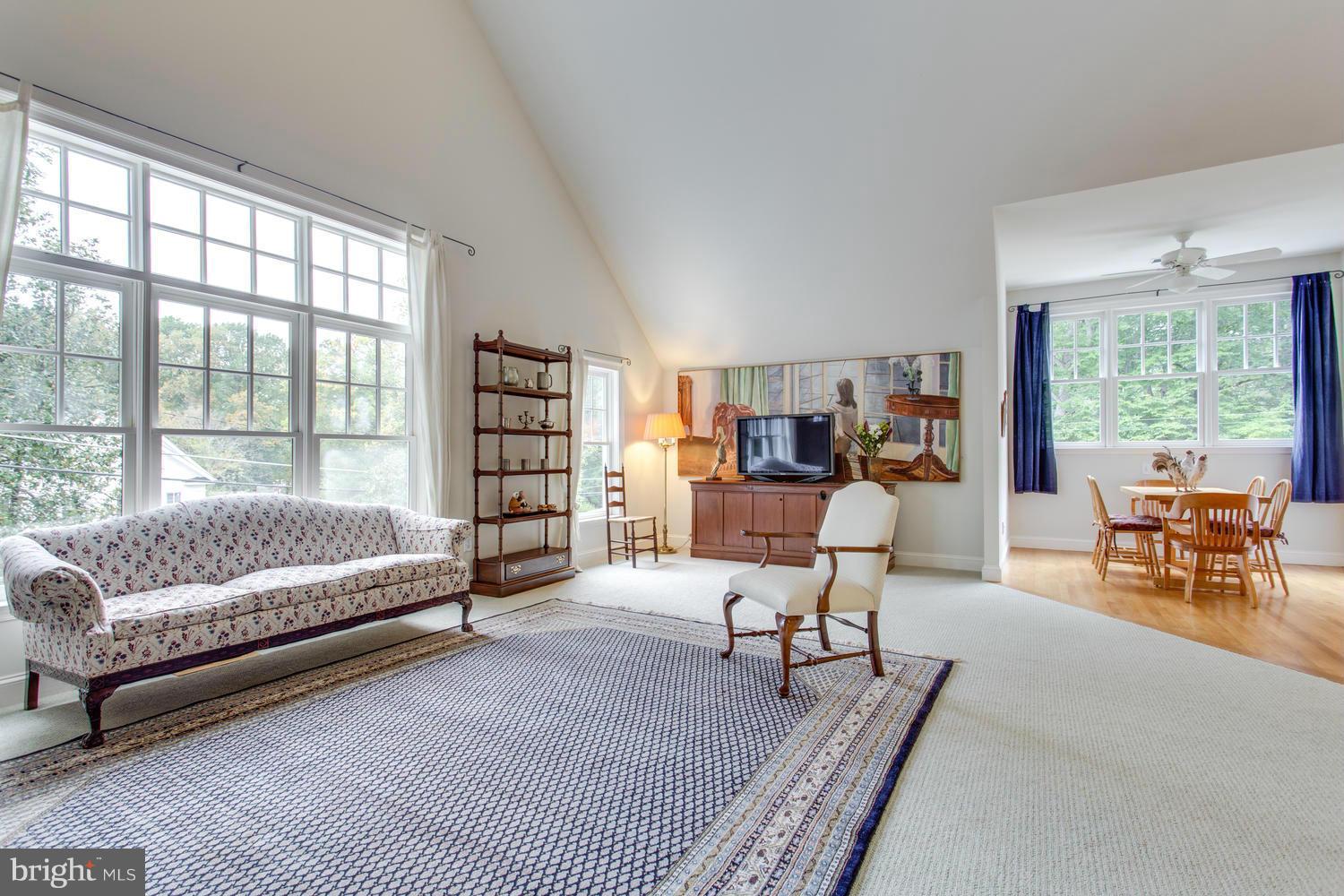 5949 Oakdale Road McLean, VA 22101 - Photo 24 of 30 In-Law / AuPair Suite