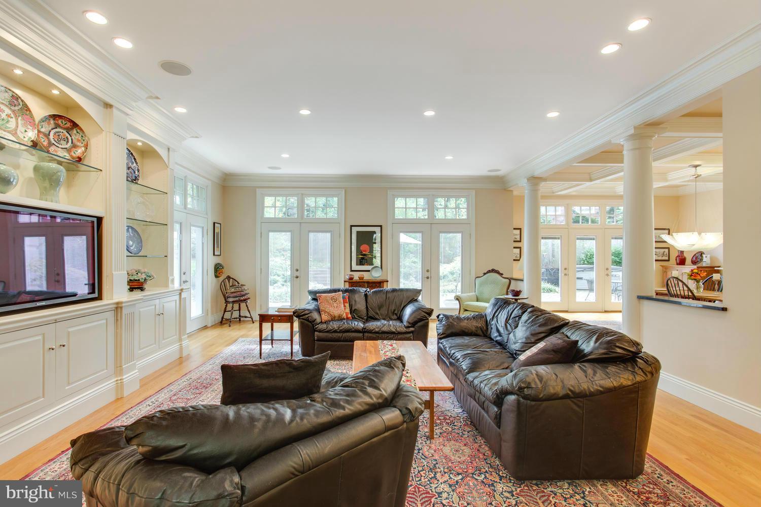 5949 Oakdale Road McLean, VA 22101 - Photo 8 of 30 Family Room