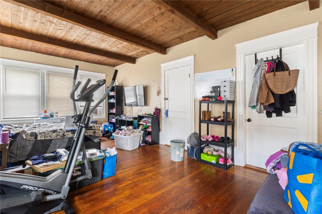 9 Southern Street Cranston, RI 02920 - Photo 6 of 31