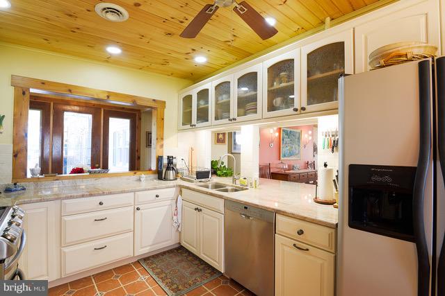 7 North Bluff Road Chesapeake City, MD 21915 - Photo 15 of 37 Kitchen
