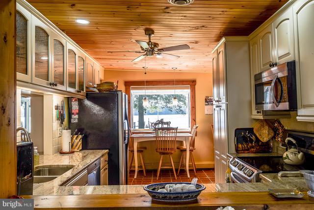 7 North Bluff Road Chesapeake City, MD 21915 - Photo 23 of 37 Kitchen with views