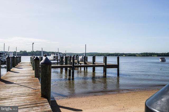 7 North Bluff Road Chesapeake City, MD 21915 - Photo 5 of 37 Right side of pier is with this property