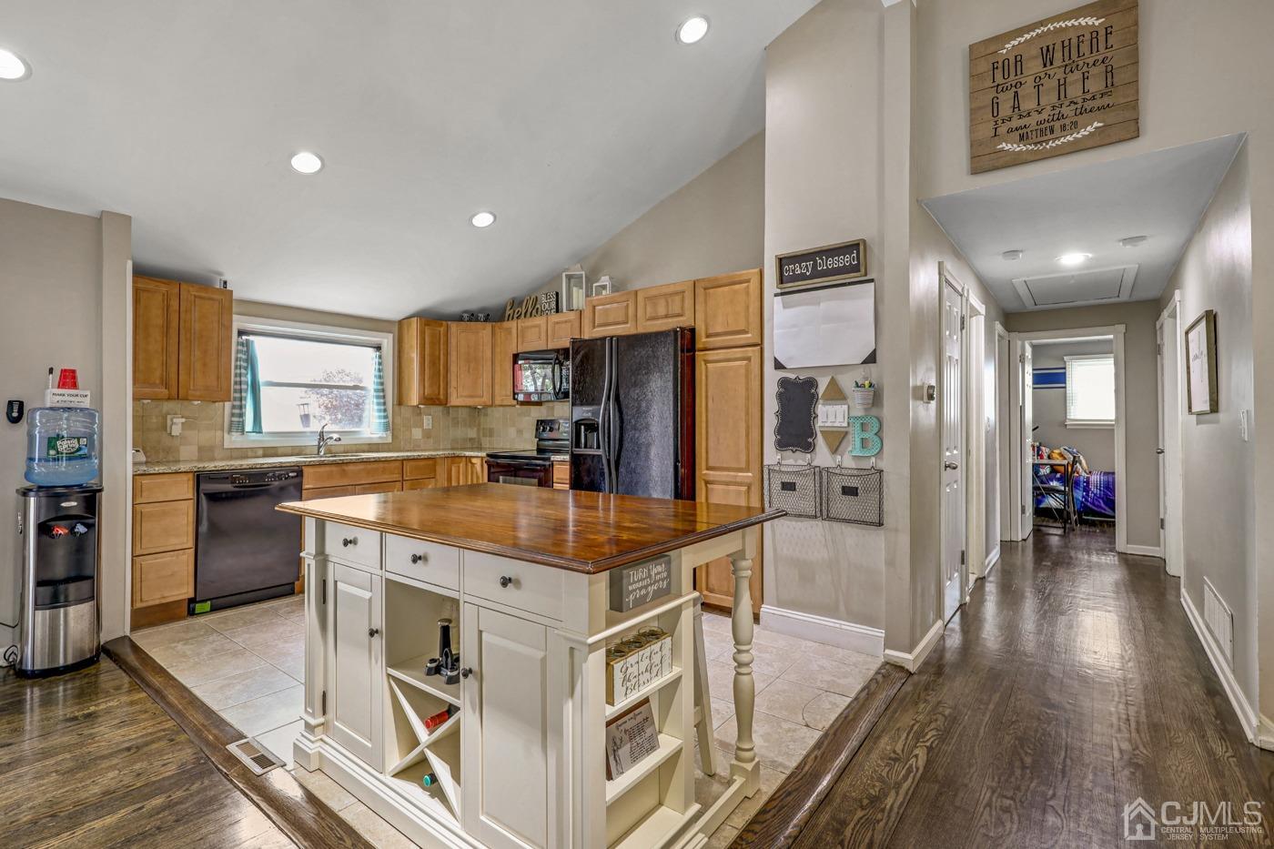 39 Owens Road Old Bridge, NJ 08857 - Photo 5 of 36 Gallery Image 5