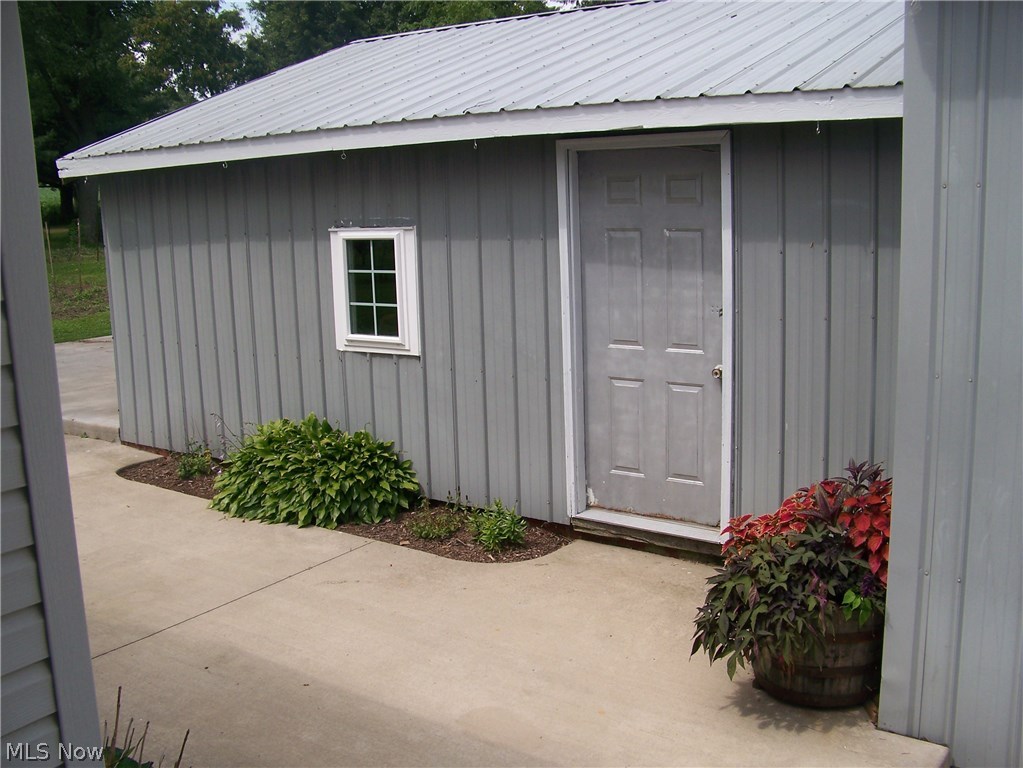 2156 East Hutton Road Wooster, OH 44691 - Photo 2 of 12 Gallery Image 2