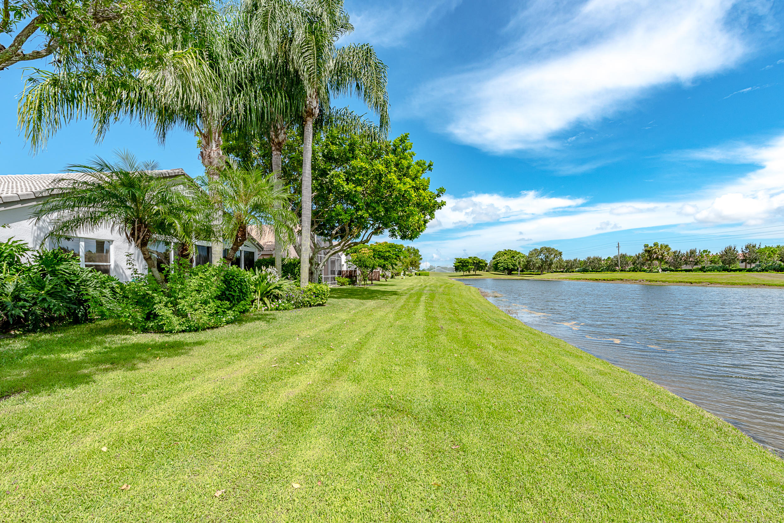 6525 Sun River Road Boynton Beach, FL 33437 - Photo 25 of 30 Side view of lake