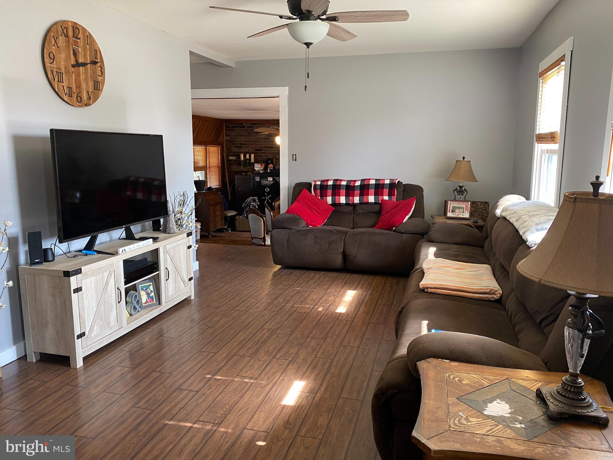 2332 Newcombtown Road Millville, NJ 08332 - Photo 6 of 16 Living room