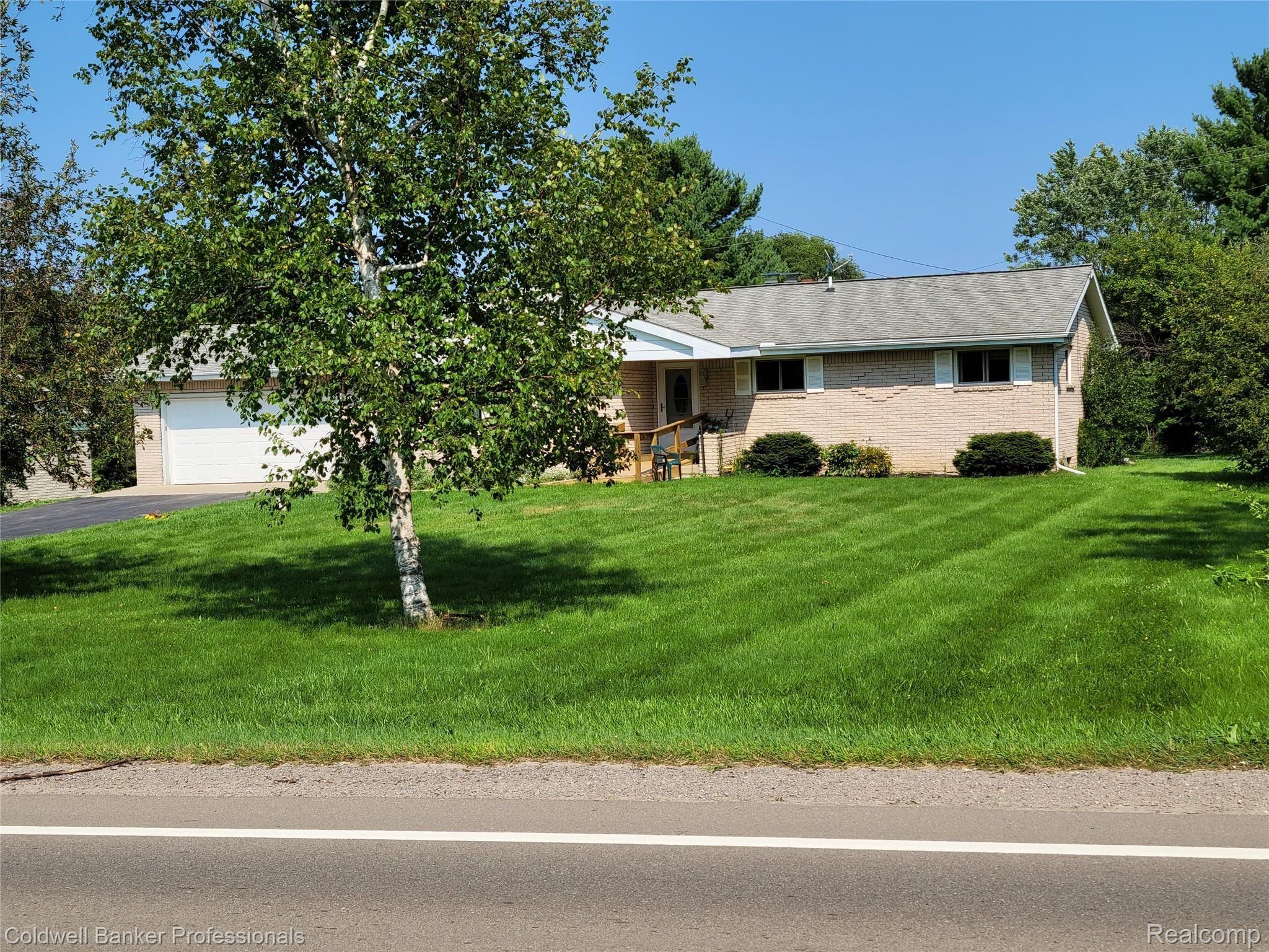 11700 Milford Road Holly, MI 48442 - Photo 2 of 35 20210731_161707.jpg