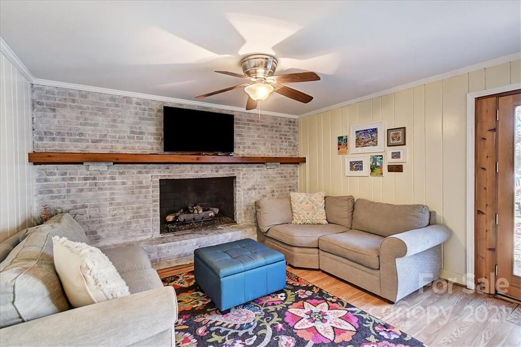 4810 Fairheath Road Charlotte, NC 28210 - Photo 9 of 20 Gallery Image 9