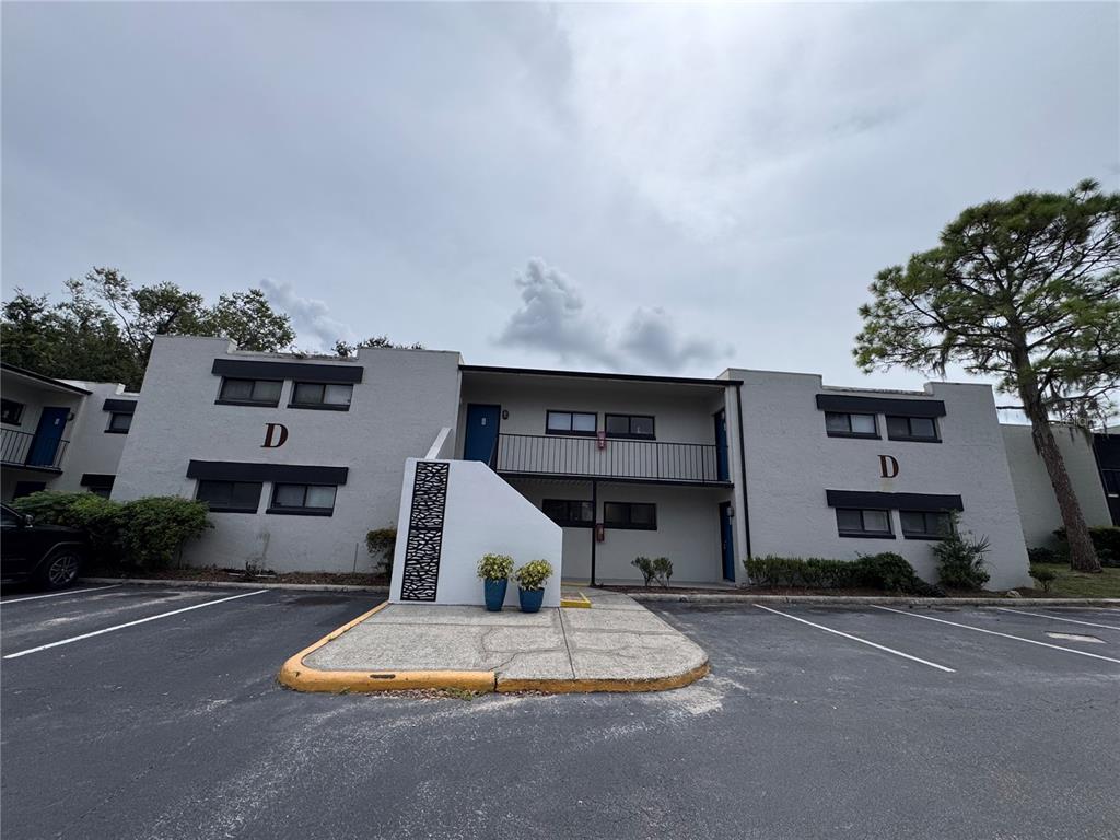 1108 Bartow Road, Unit D37 Lakeland, FL 33801 - Photo 1 of 16