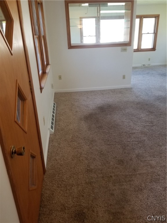 7134 Lakeshore Road Cicero, NY 13039 - Photo 16 of 40