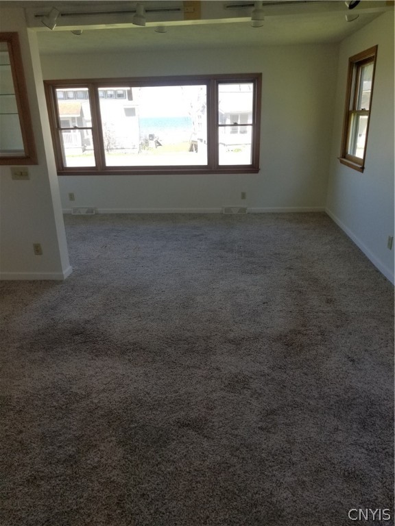 7134 Lakeshore Road Cicero, NY 13039 - Photo 18 of 40