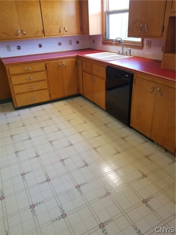 7134 Lakeshore Road Cicero, NY 13039 - Photo 22 of 40